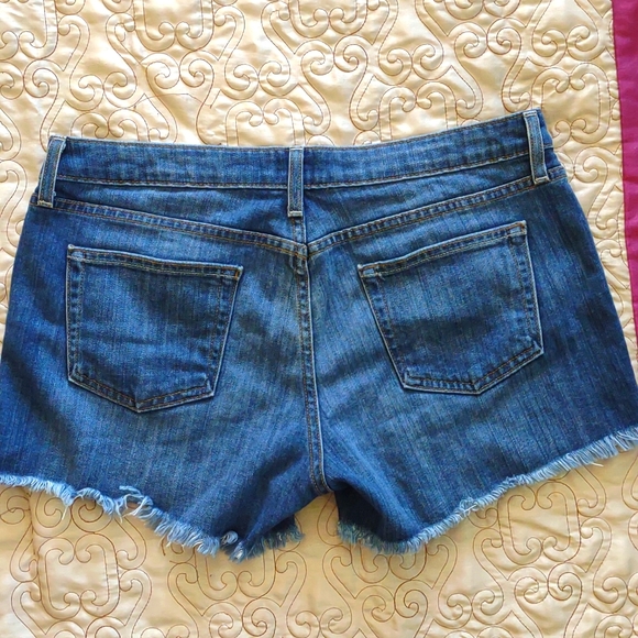 Just black, jean shorts. Great condition. Size 32. - Picture 4 of 5